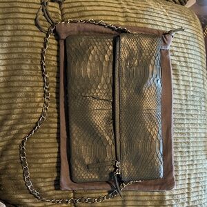 Elegant Green Crossbody Bag